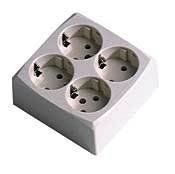 BASE ENCHUFE MULTIPLE 4 TOMAS CON T/T SUPERFICIE